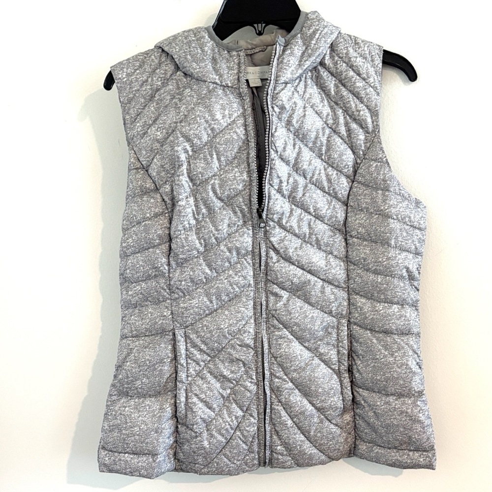 New York & Company Size S Silver Quilted Vest Excellent